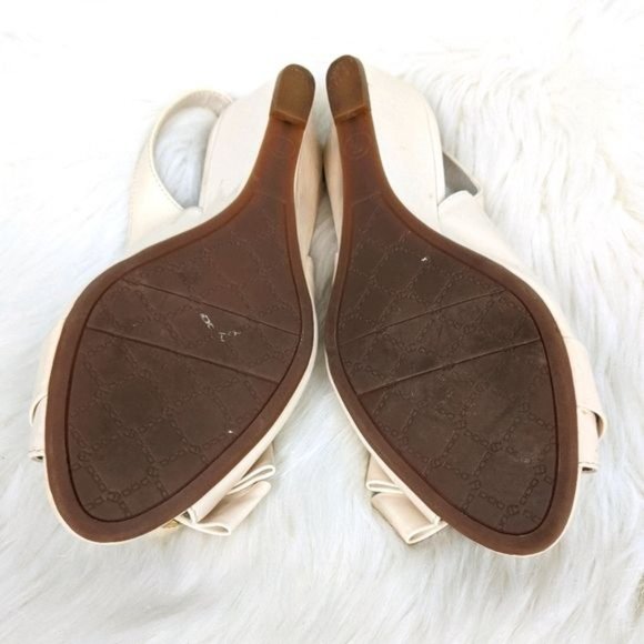 Etienne Aigner Ivory Patent Slingback Wedges 7 Enamel Buckle Retro Look - Picture 8 of 10